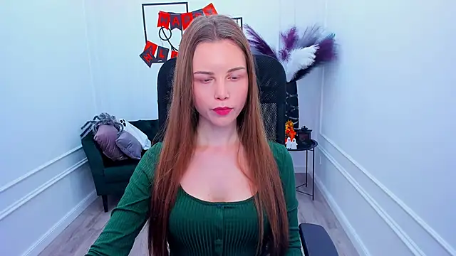 Snapshot of MileyWings chatting on October 26, 12:33 pm MileyWings online show from October 26, 12:33 pm