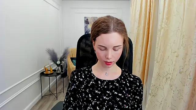 MileyWings online show from June 17, 11:34 am