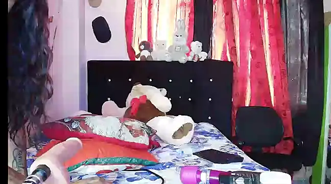 Hotnia69 online show from December 6, 4:06 pm