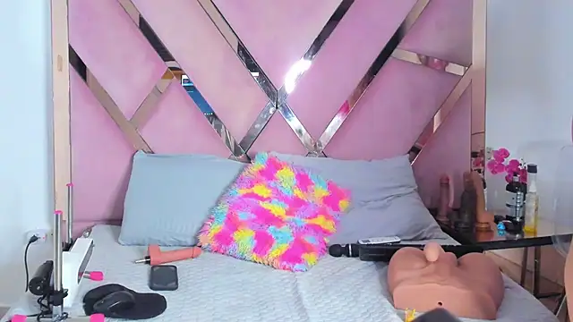 Snapshot of Freyaht chatting on November 18, 5:45 am Freyaht online show from November 18, 5:45 am