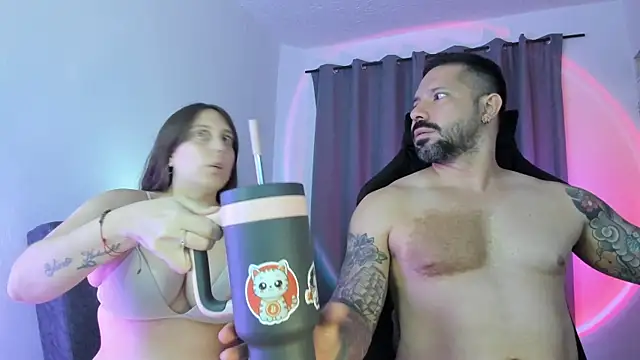 FreeLoveCouple online show from May 28, 2:20 am