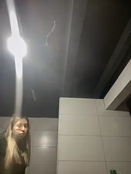 Snapshot of Khalyk_G chatting on November 1, 6:37 am Khalyk G online show from November 1, 6:37 am