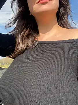 Snapshot of Alicia_Hot1 chatting on February 16, 12:32 pm Alicia Hot1 online show from February 16, 12:32 pm