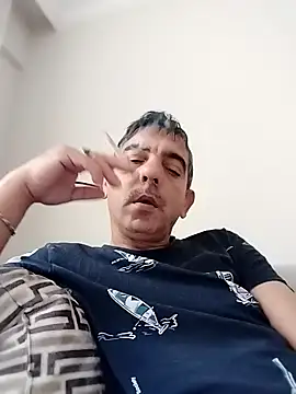 Snapshot of Egemen2245 chatting on November 28, 7:33 am Egemen2245 online show from November 28, 7:33 am