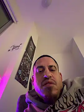 juicyj1311 online show from April 15, 7:59 am