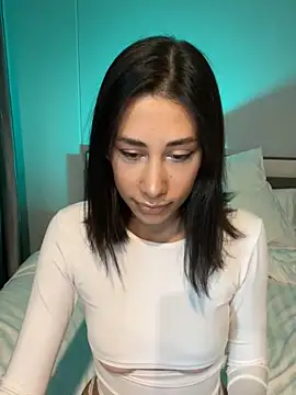 Snapshot of Sophiehii chatting on December 6, 10:16 am Sophiehii online show from December 6, 10:16 am