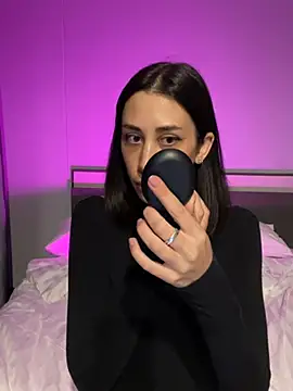 Snapshot of Sophiehii chatting on December 14, 2:31 pm Sophiehii online show from December 14, 2:31 pm