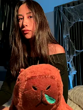 Snapshot of Sophiehii chatting on November 4, 4:50 pm Sophiehii online show from November 4, 4:50 pm