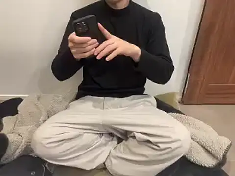 Snapshot of atom0407 chatting on December 6, 4:38 pm atom0407 online show from December 6, 4:38 pm