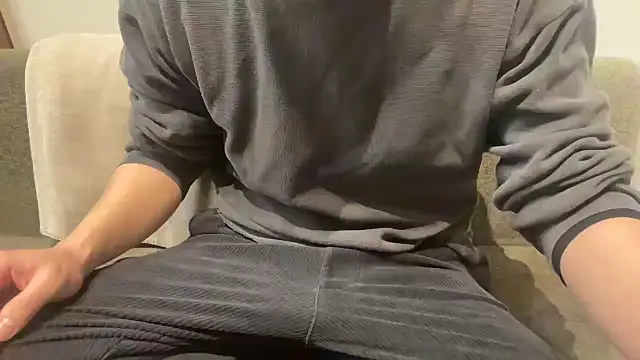 Snapshot of atom0407 chatting on January 10, 10:28 am atom0407 online show from January 10, 10:28 am