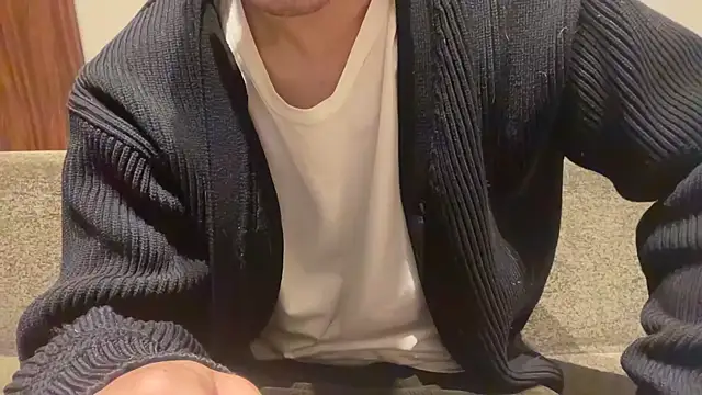 Snapshot of atom0407 chatting on January 18, 4:31 pm atom0407 online show from January 18, 4:31 pm