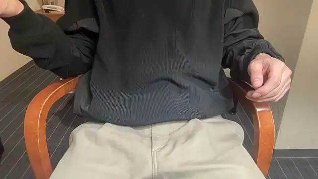 Snapshot of atom0407 chatting on February 19, 11:28 am atom0407 online show from February 19, 11:28 am