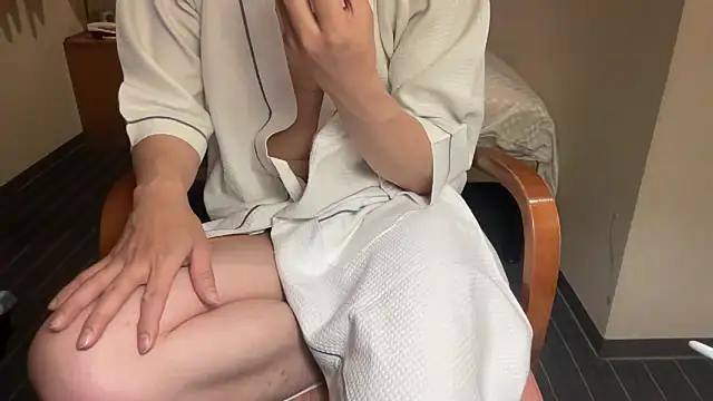 Snapshot of atom0407 chatting on February 19, 2:34 pm atom0407 online show from February 19, 2:34 pm