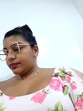 anaesca online show from February 25, 2:33 pm