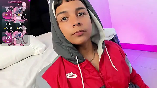 Snapshot of Seductivo_jr chatting on January 12, 8:57 am Seductivo jr online show from January 12, 8:57 am