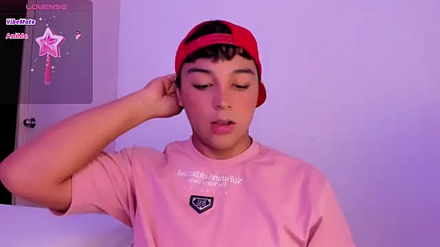 Snapshot of Seductivo_jr chatting on February 20, 5:33 am Seductivo jr online show from February 20, 5:33 am