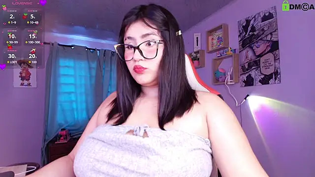 juli juliana online show from May 1, 4:00 pm