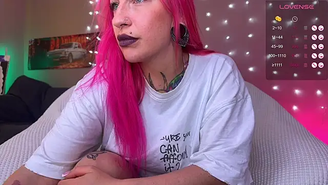 Tanya Acid online show from June 11, 5:33 pm