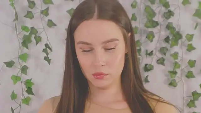 Snapshot of MiaNell chatting on February 25, 12:36 am MiaNell online show from February 25, 12:36 am