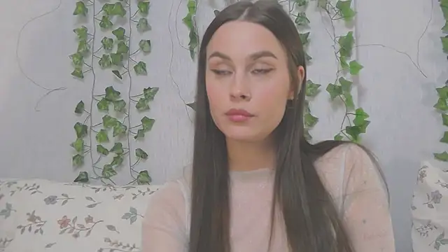 Snapshot of MiaNell chatting on March 3, 11:24 pm MiaNell online show from March 3, 11:24 pm