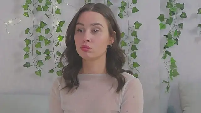 Snapshot of MiaNell chatting on March 16, 1:07 am MiaNell online show from March 16, 1:07 am