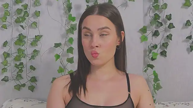 Snapshot of MiaNell chatting on March 19, 12:37 am MiaNell online show from March 19, 12:37 am