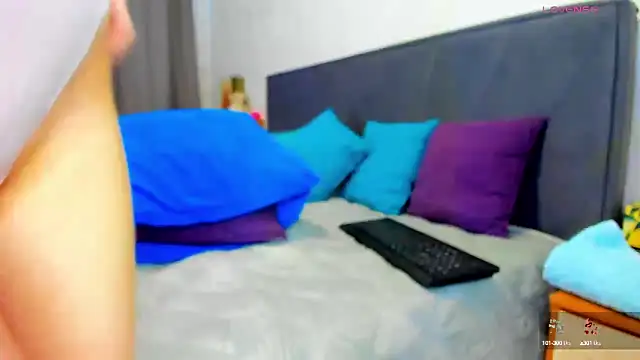 Snapshot of _Luna_Ly chatting on March 14, 4:43 am Luna Ly online show from March 14, 4:43 am