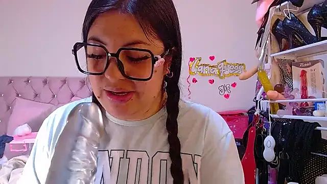 lanaqueen699 online show from July 28, 4:39 pm