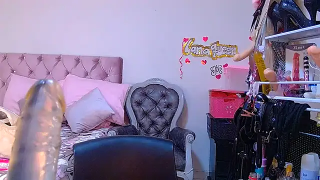lanaqueen699 online show from July 31, 12:26 pm
