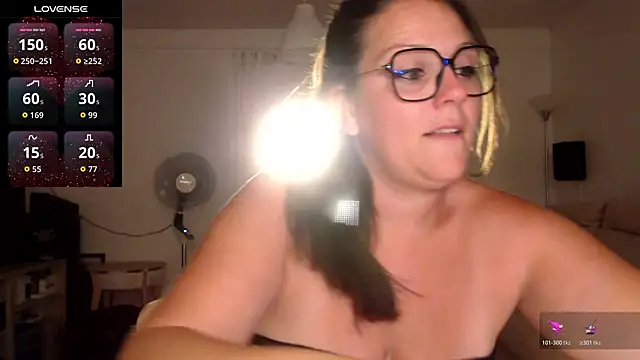 Snapshot of vagina02cam chatting on July 13, 12:02 am vagina02cam online show from July 13, 12:02 am