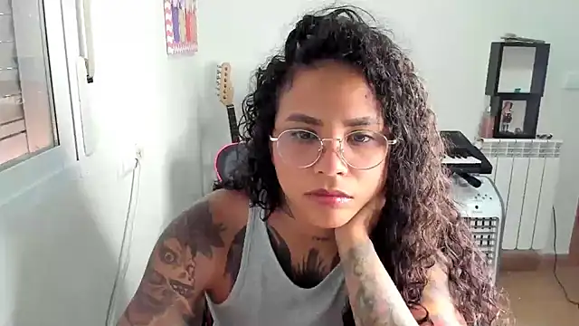 Snapshot of Ama_music chatting on July 30, 10:25 am Ama music online show from July 30, 10:25 am