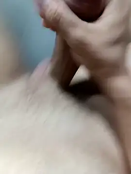 Snapshot of novinho18pauzu chatting on December 10, 10:37 pm novinho18pauzu online show from December 10, 10:37 pm