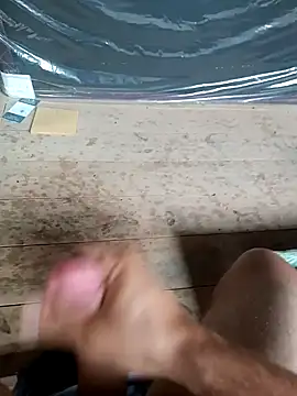 Snapshot of novinho18pauzu chatting on December 23, 12:41 pm novinho18pauzu online show from December 23, 12:41 pm