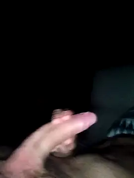 Snapshot of novinho18pauzu chatting on December 27, 5:09 am novinho18pauzu online show from December 27, 5:09 am