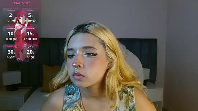 Snapshot of april_bunnyy chatting on December 30, 7:32 pm april bunnyy online show from December 30, 7:32 pm