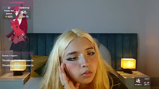 Snapshot of april_bunnyy chatting on February 26, 12:38 am april bunnyy online show from February 26, 12:38 am