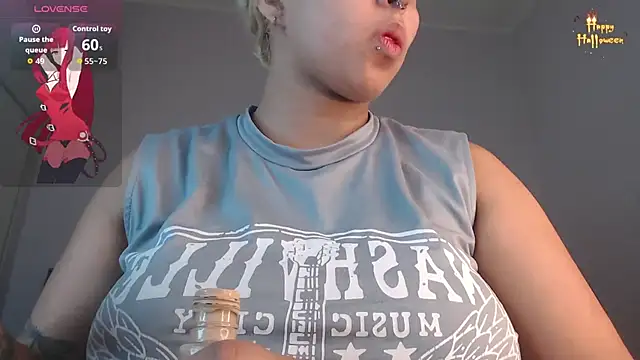 Snapshot of april_bunnyy chatting on November 7, 5:13 pm april bunnyy online show from November 7, 5:13 pm