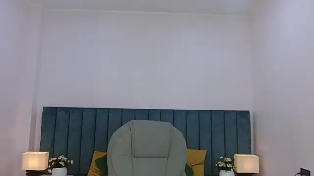 Snapshot of april_bunnyy chatting on June 12, 9:25 pm april bunnyy online show from June 12, 9:25 pm