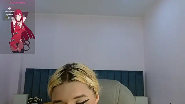 Snapshot of april_bunnyy chatting on June 19, 8:23 pm april bunnyy online show from June 19, 8:23 pm