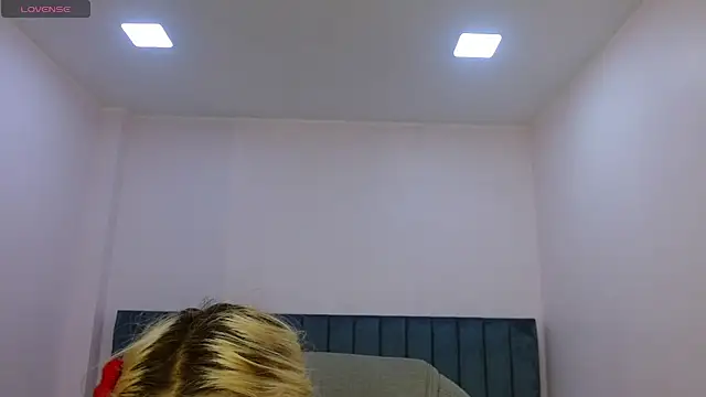 Snapshot of april_bunnyy chatting on July 3, 8:15 pm april bunnyy online show from July 3, 8:15 pm