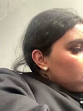 Larabrooks online show from February 18, 6:59 pm