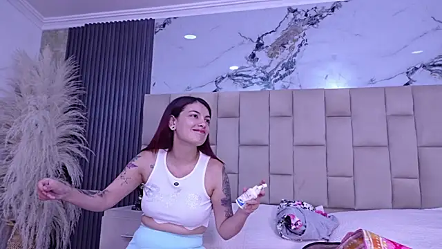Melany Luv online show from June 5, 9:31 pm