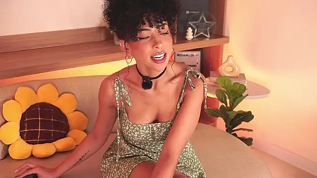 Snapshot of OSHUN_ chatting on May 21, 12:45 pm OSHUN online show from May 21, 12:45 pm