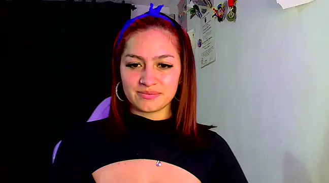 Snapshot of lucycherry__ chatting on February 5, 4:16 am lucycherry online show from February 5, 4:16 am