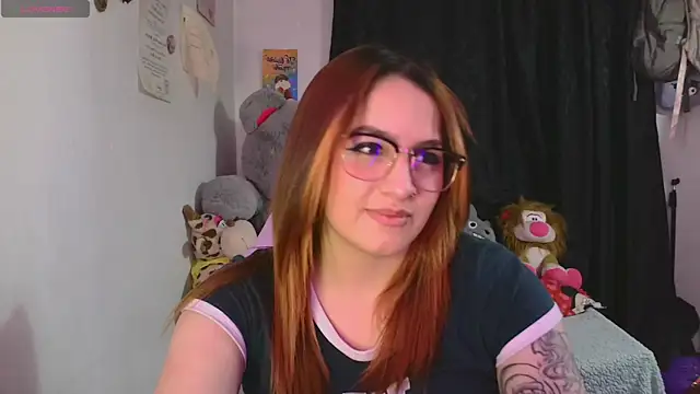 Snapshot of lucycherry__ chatting on September 24, 3:21 am lucycherry online show from September 24, 3:21 am