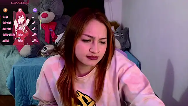 Snapshot of lucycherry__ chatting on November 9, 7:17 am lucycherry online show from November 9, 7:17 am