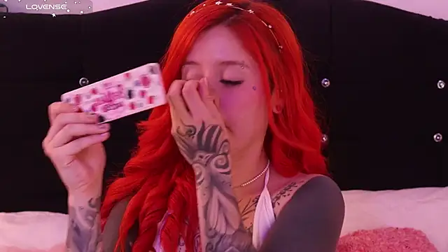 Snapshot of Daarlene chatting on February 28, 7:56 pm Daarlene online show from February 28, 7:56 pm