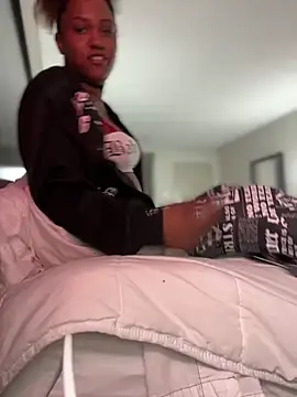 Snapshot of PrettyGal_Tingz chatting on February 5, 8:43 am PrettyGal Tingz online show from February 5, 8:43 am