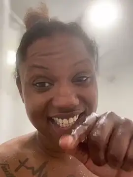 Snapshot of PrettyGal_Tingz chatting on February 10, 7:38 pm PrettyGal Tingz online show from February 10, 7:38 pm