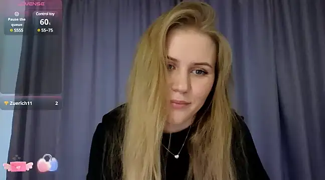 Snapshot of IsabelAllen chatting on December 14, 11:18 am IsabelAllen online show from December 14, 11:18 am